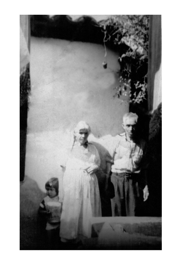 This is a rollover image showcasing the before and after of a family photo that I fixed using Photoshop.